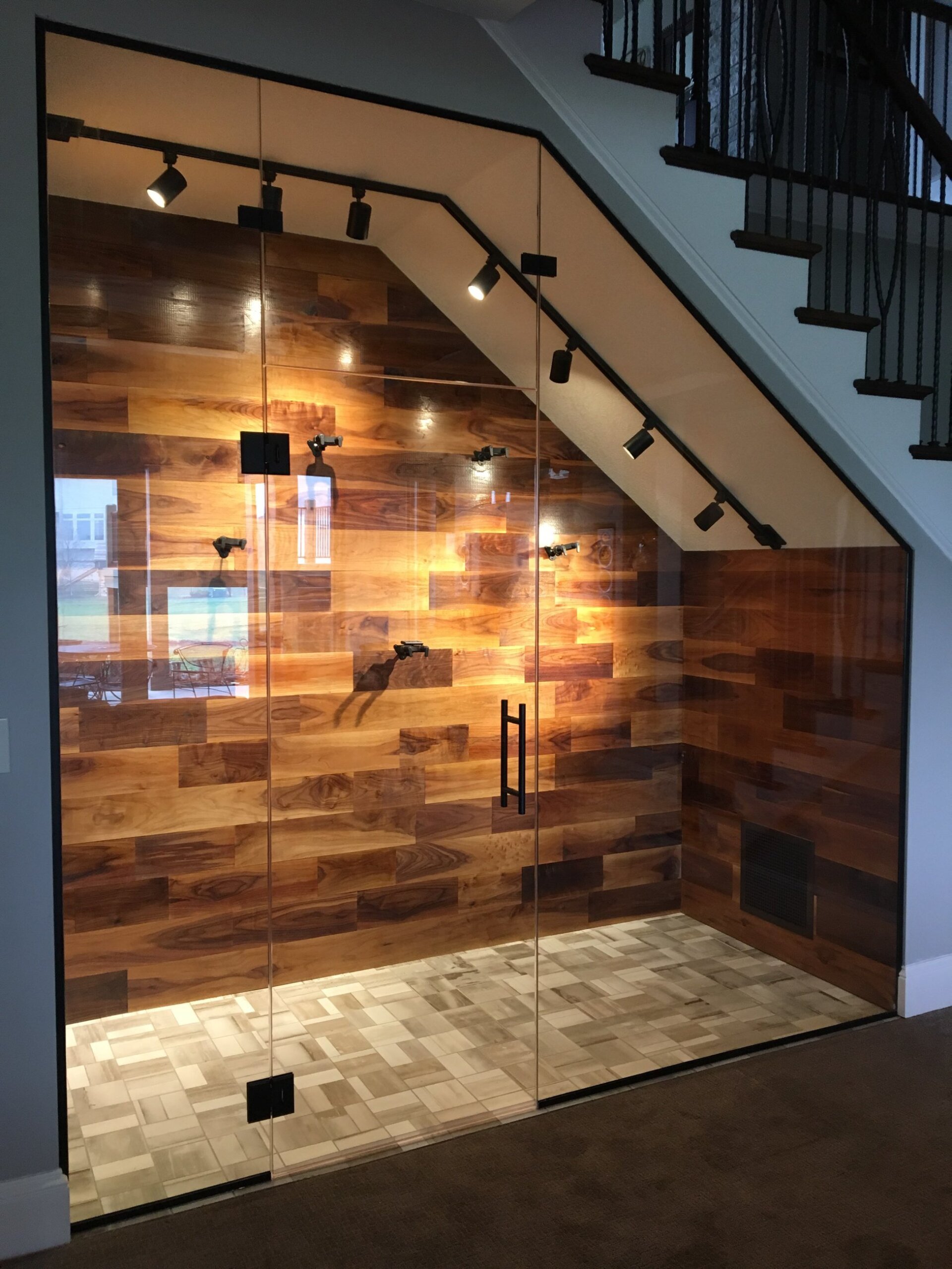 SHOWER DOORS, MIRRORS & GLASS OVERLAND PARK, KS CLASSIC SHOWER DOOR