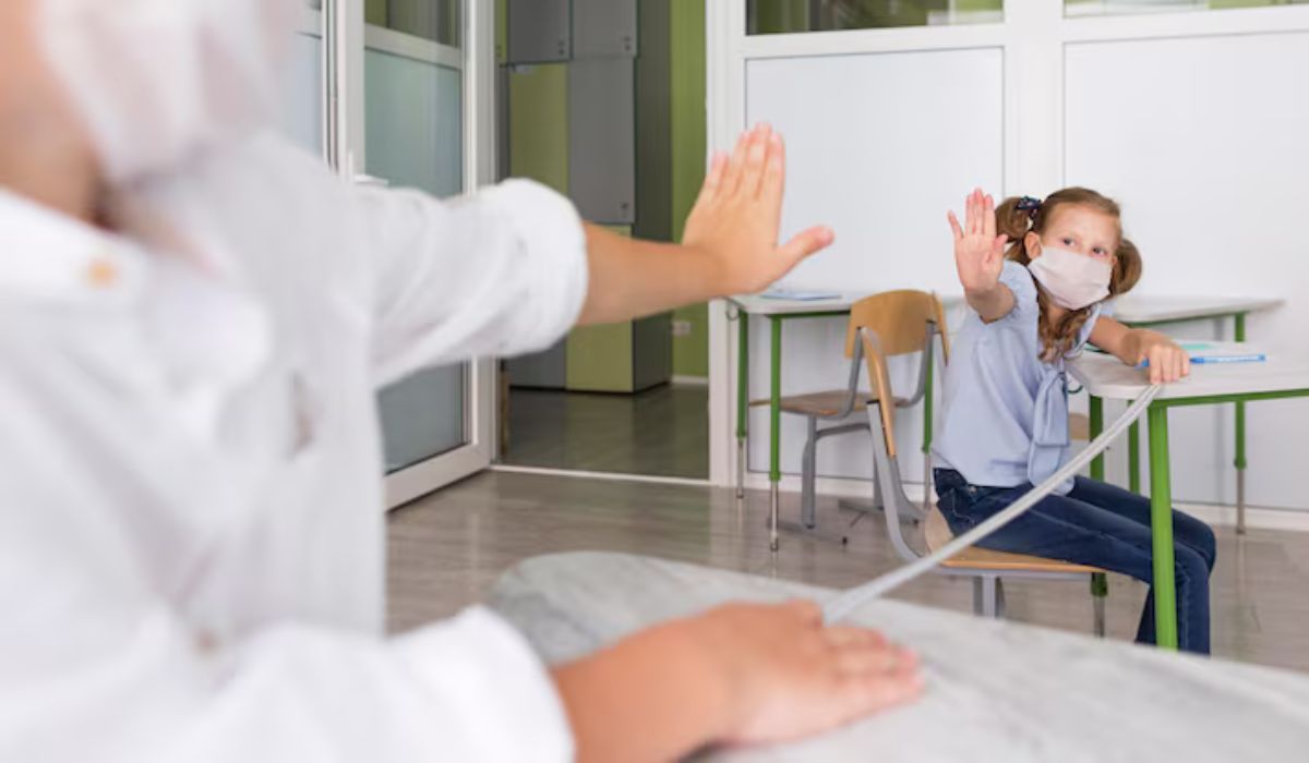 sensor hand sanitizer school
