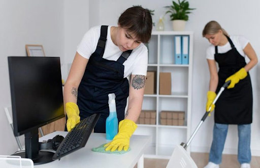 Weekly Commercial Cleaning Tasks