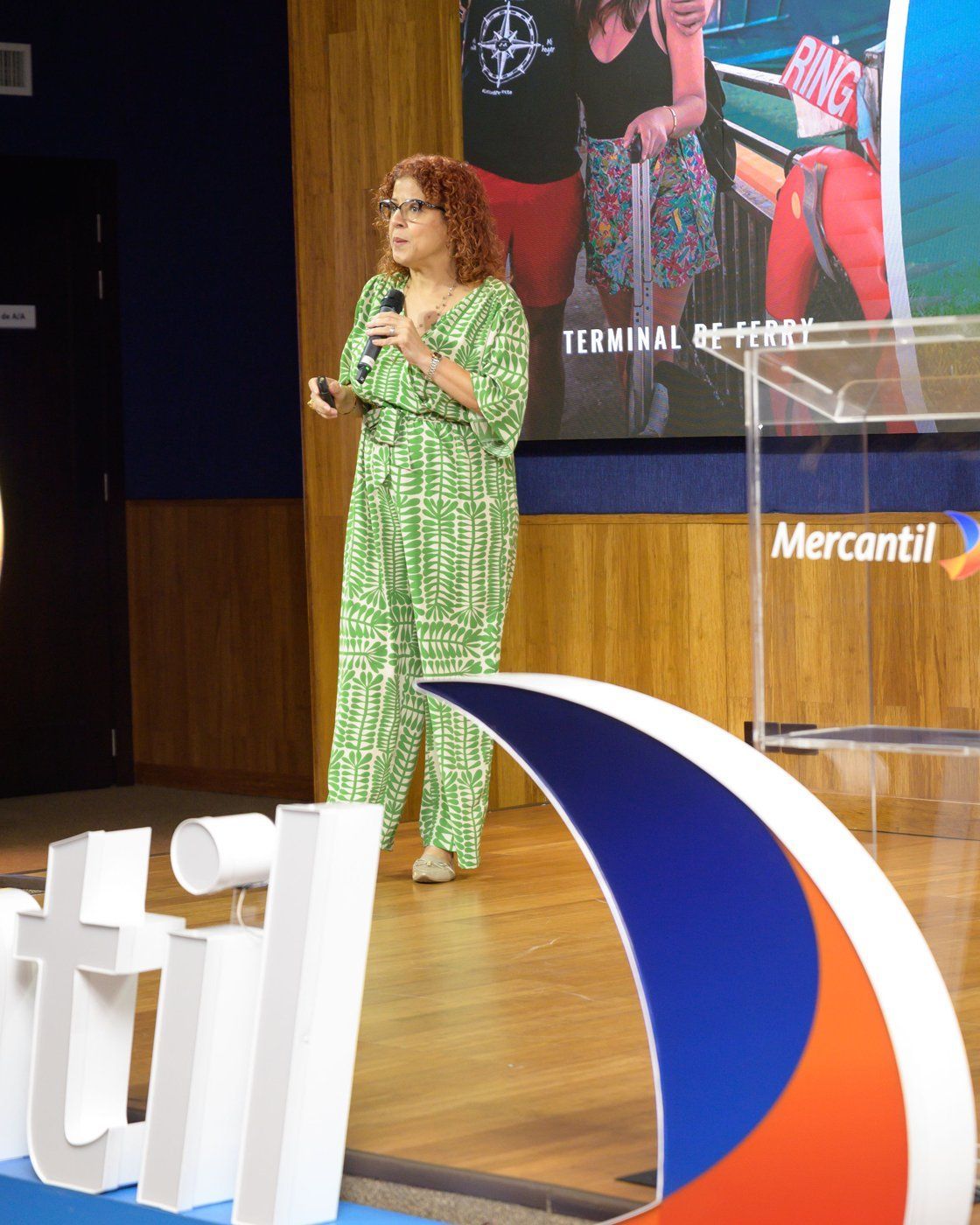 Johanna González, representante de Puerto Rico, durante su presentación.