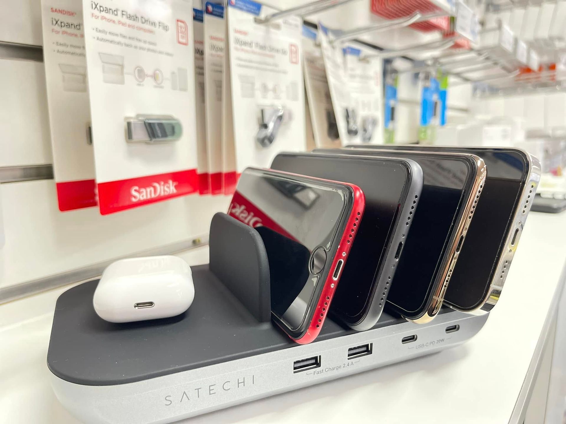 Phone Repair Alice Springs Display With Smartphones And Accessories