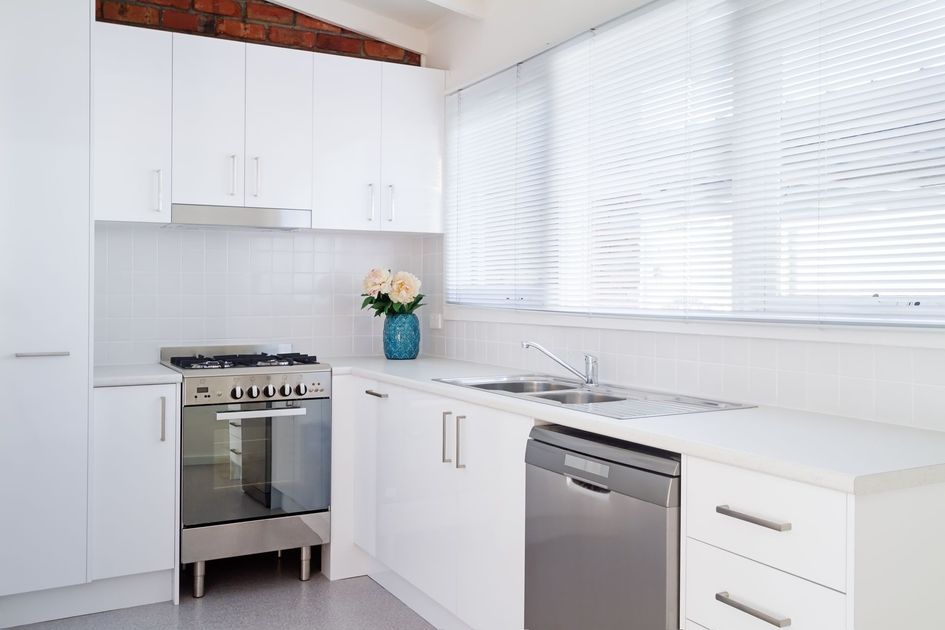 black marble kitchen benchtops