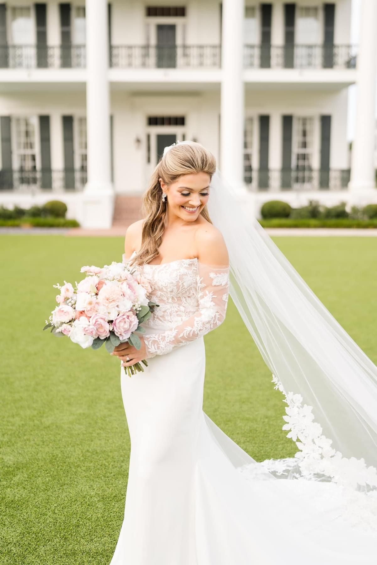 pink and white wedding bouquet