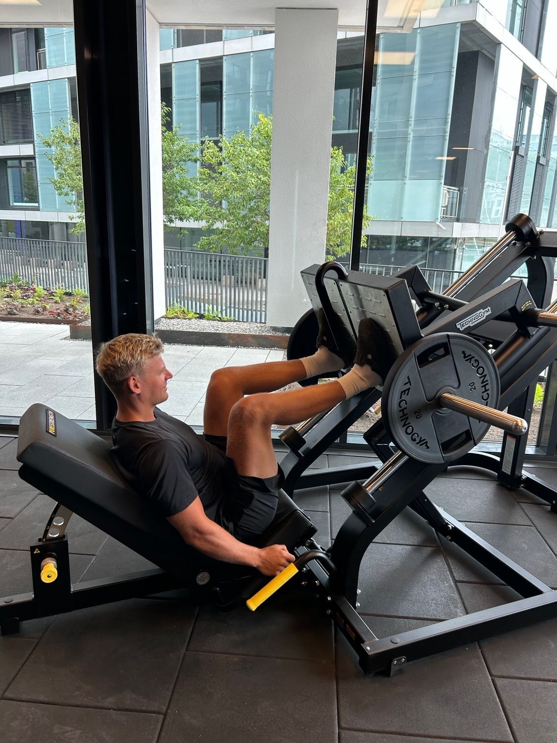 Medlemmer trener i moderne omgivelser hos Trim Her
