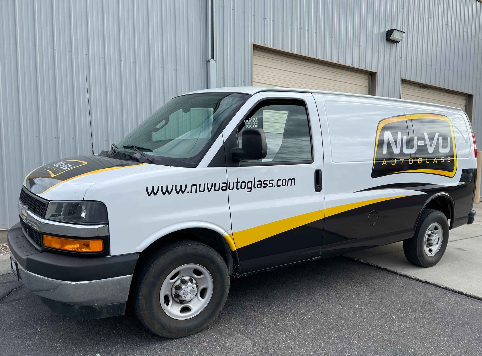 Mobile windshield replacement in Idaho Falls, ID Mobile windshield replacement in Idaho Falls, ID