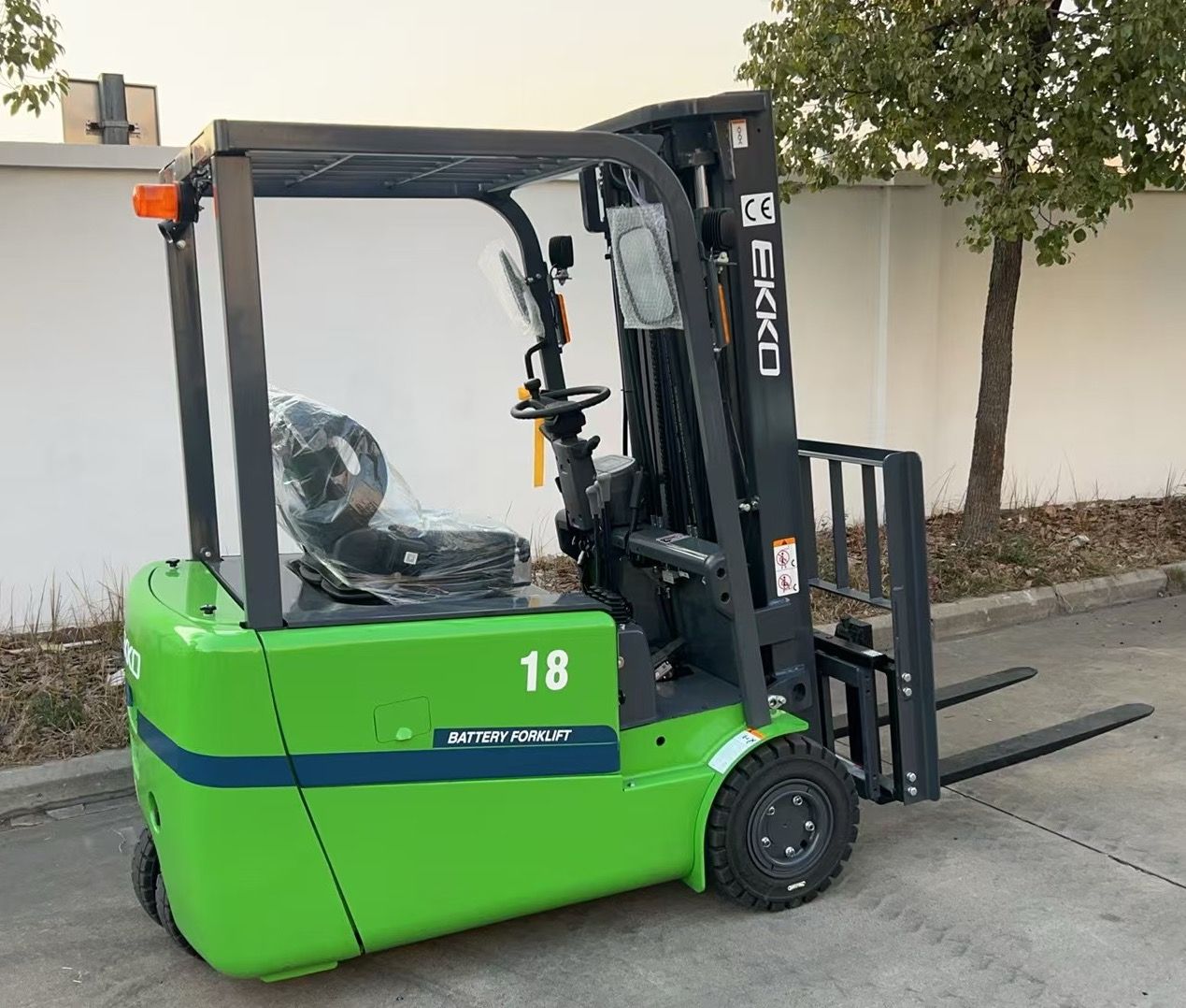 EKKO EK18AT-185Li 4,000-pound Electric Forklift Lithium-Ion