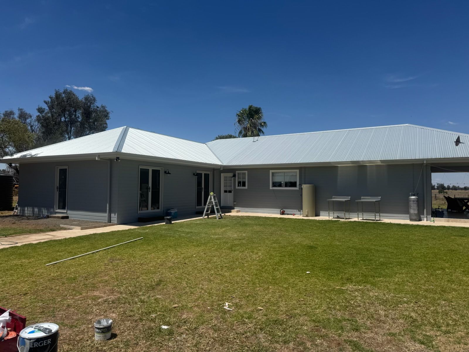 A Gray, Single-Story House — Robert Seeliger Painter & Decorator in Dubbo, NSW