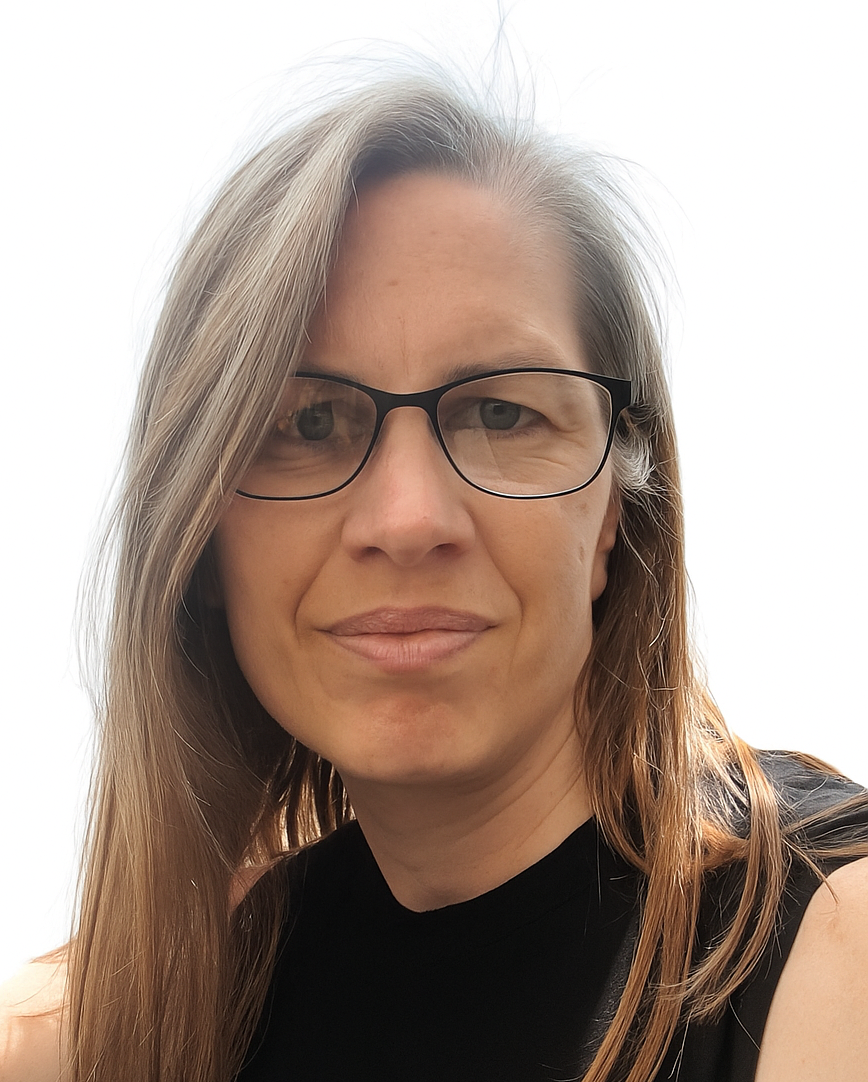 Photo of Jen, founder of Word Dragon and certified CV writer