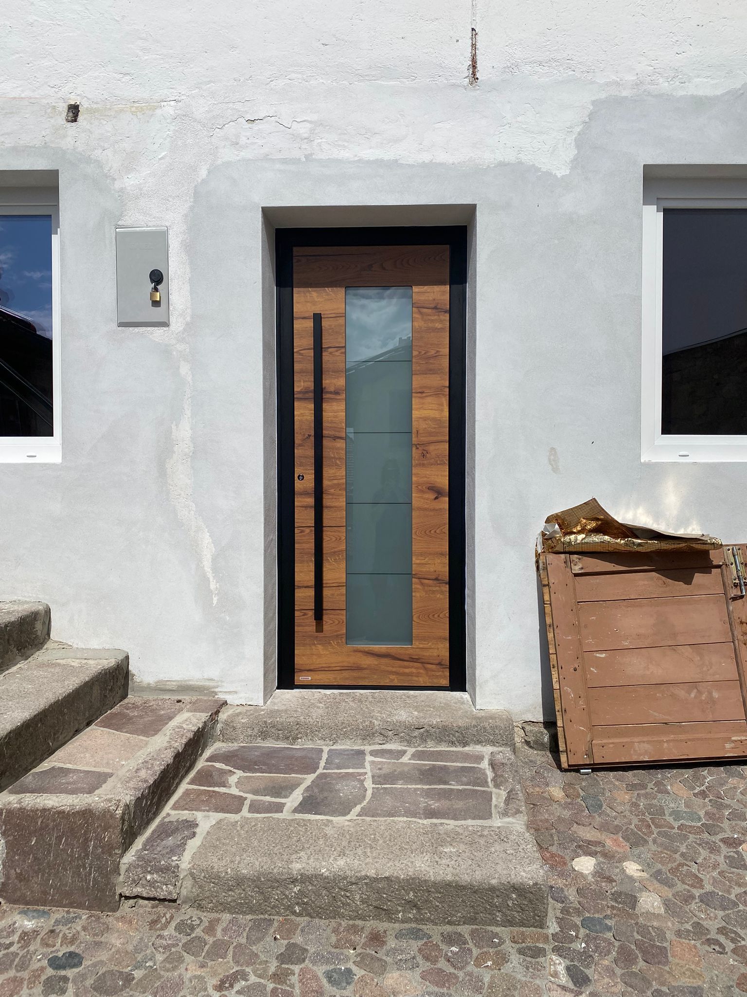 Porta d'ingresso in legno di Battisti Serramenti a Sover, Trento