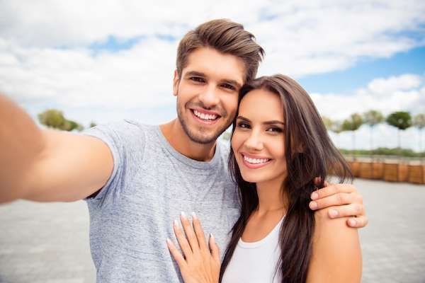 Cosmetic Dental Services That Are Part of a Smile Makeover
