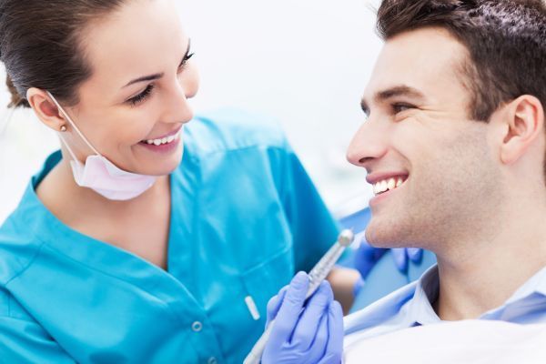 An Emergency Dentist Office Give Tips for Immediate Tooth Pain Relief
