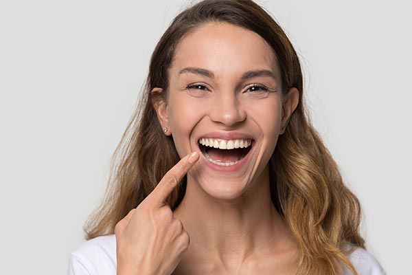 How a Cosmetic Dentist Can Correct Minor Issues
