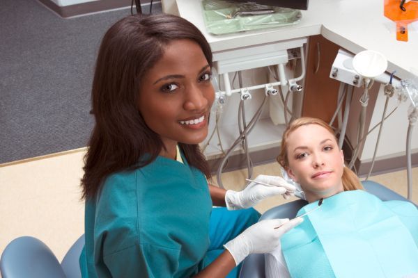 Can You Whiten Dental Veneers?