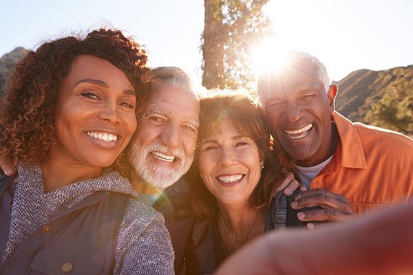 Tips for Whitening Your Dentures
