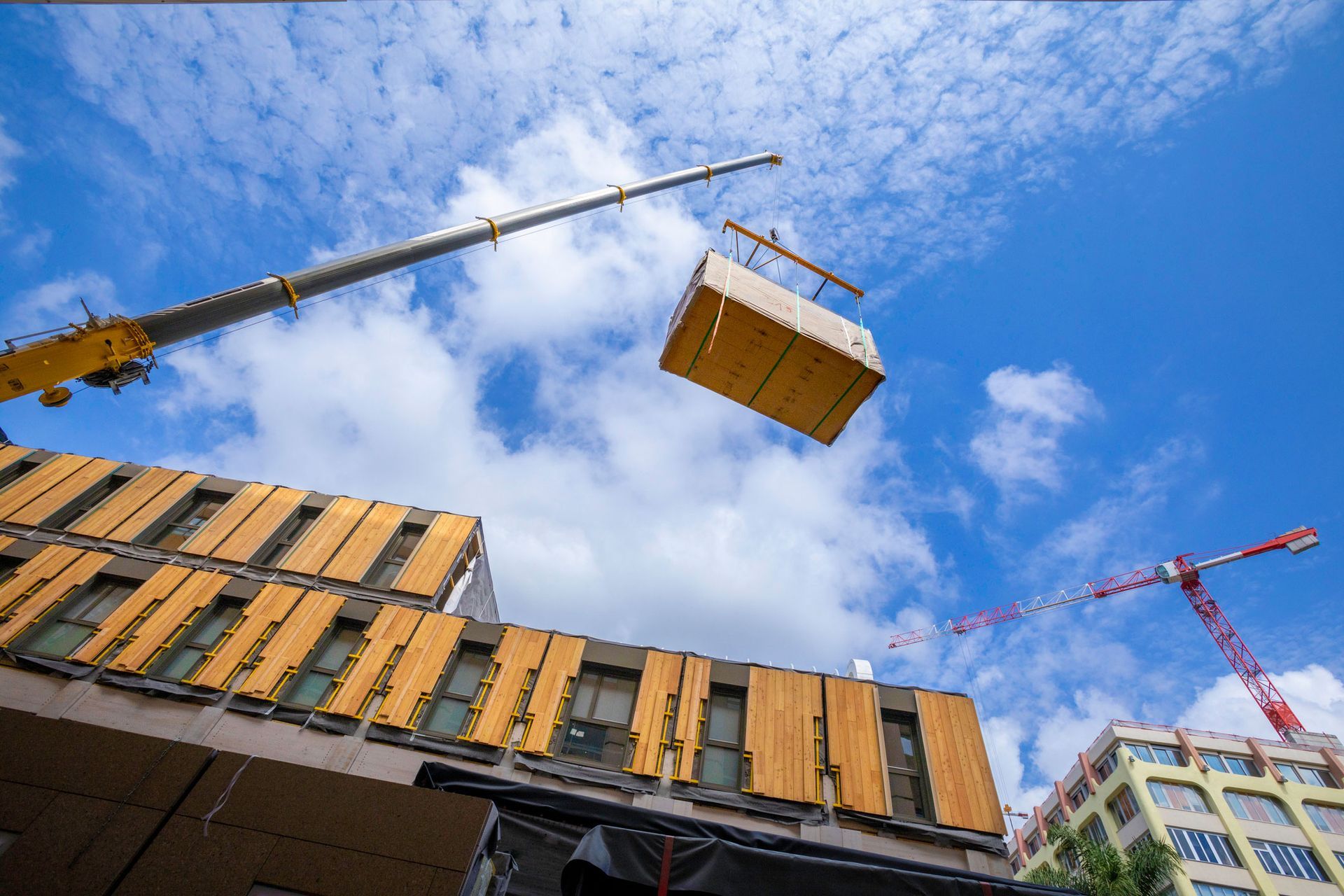 Crane Lifting Cargo | Keedysville, MD | Hull's Crane Service CranLifting Cargo | Keedysville, MD | Hull's Crane Service