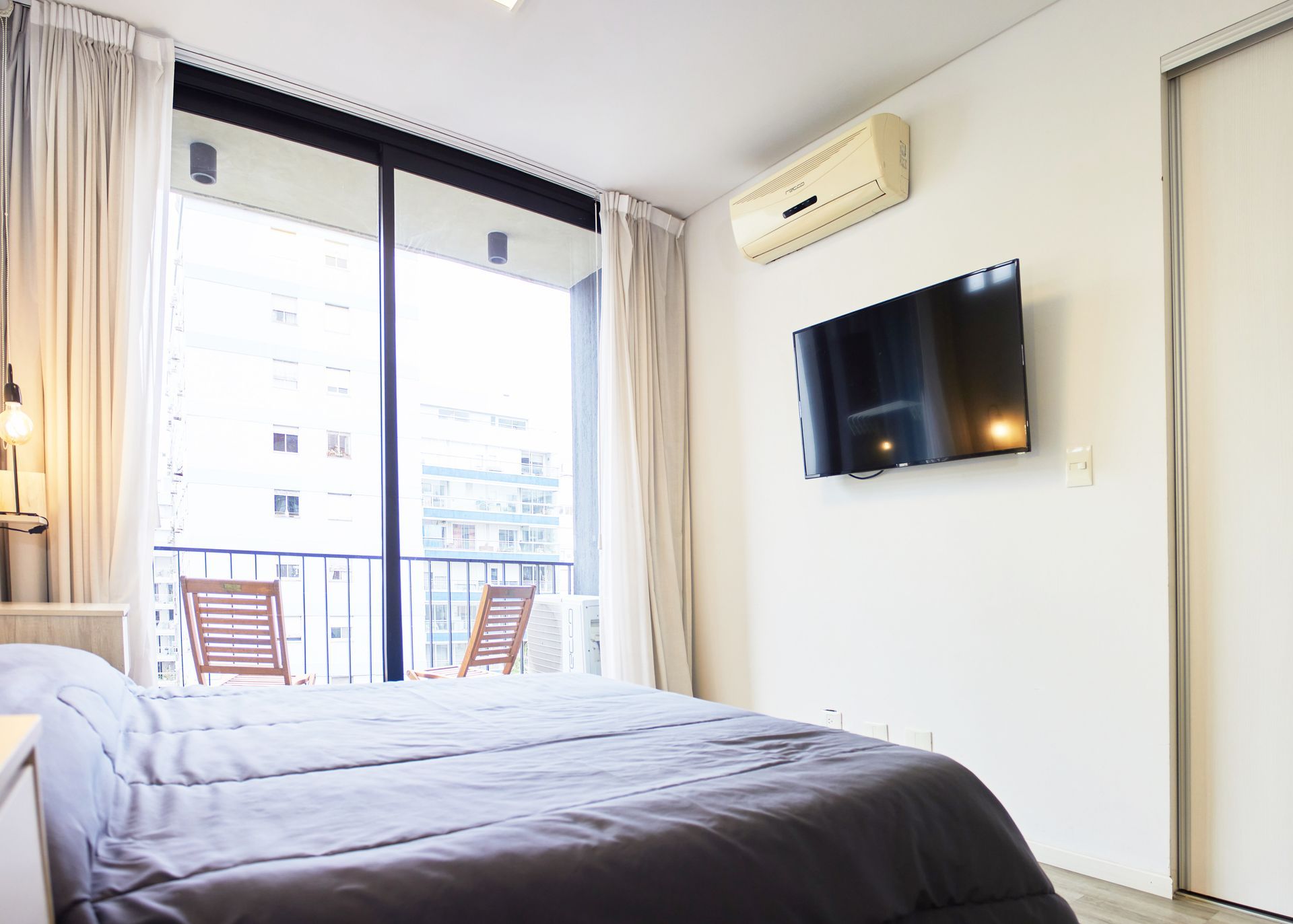 Habitación moderna  con capacidad de hasta 4 huéspedes.