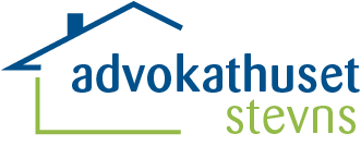 Logo for Advokathuset Stevns med et blåt husikon over firmanavnet i blåt og grønt.