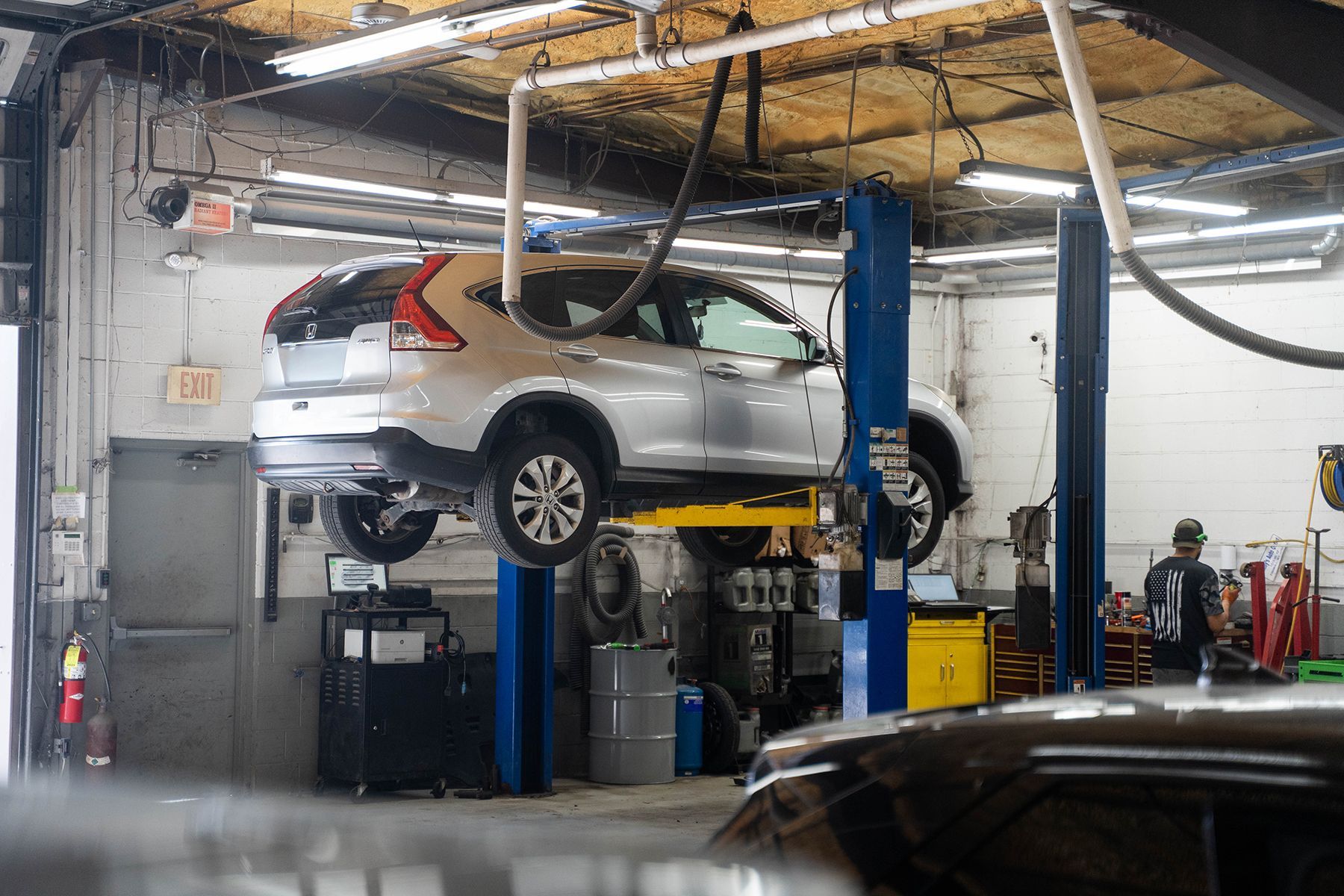 Inside our Garage in Fishkill, NY | Jimmy's Auto Outlet