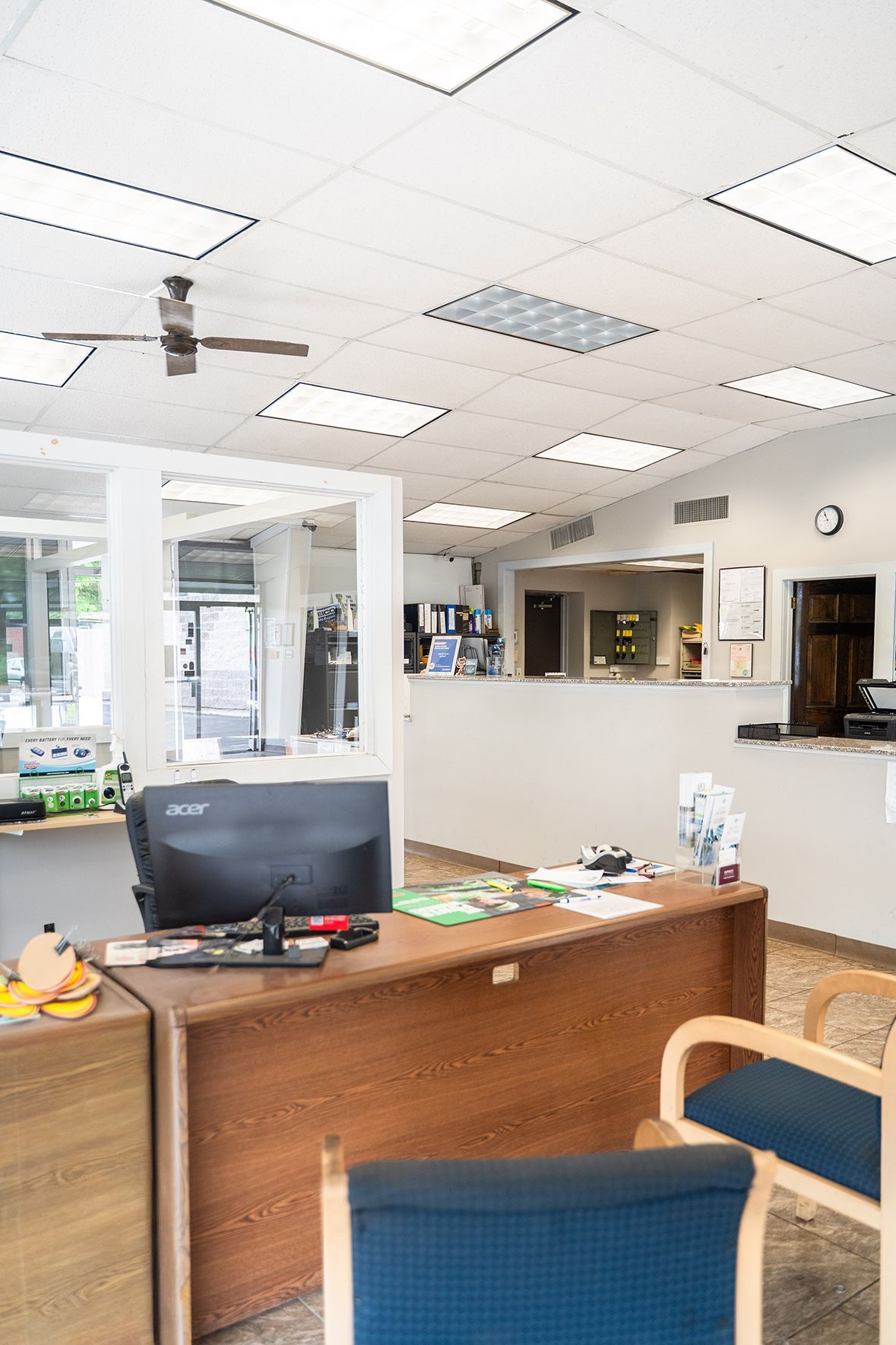 Front desk inside of our shop in Fishkill, NY | Jimmy's Auto Outlet