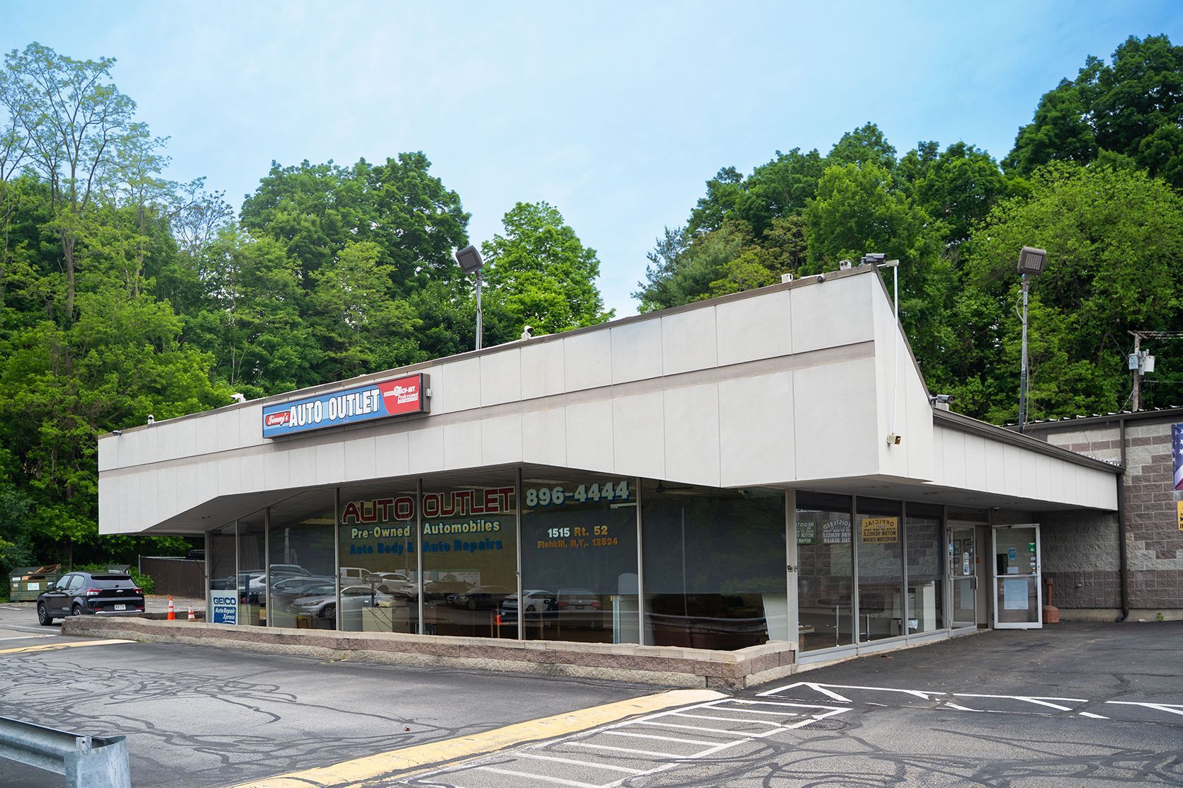 Outside view of our shop in Fishkill, NY | Jimmy's Auto Outlet