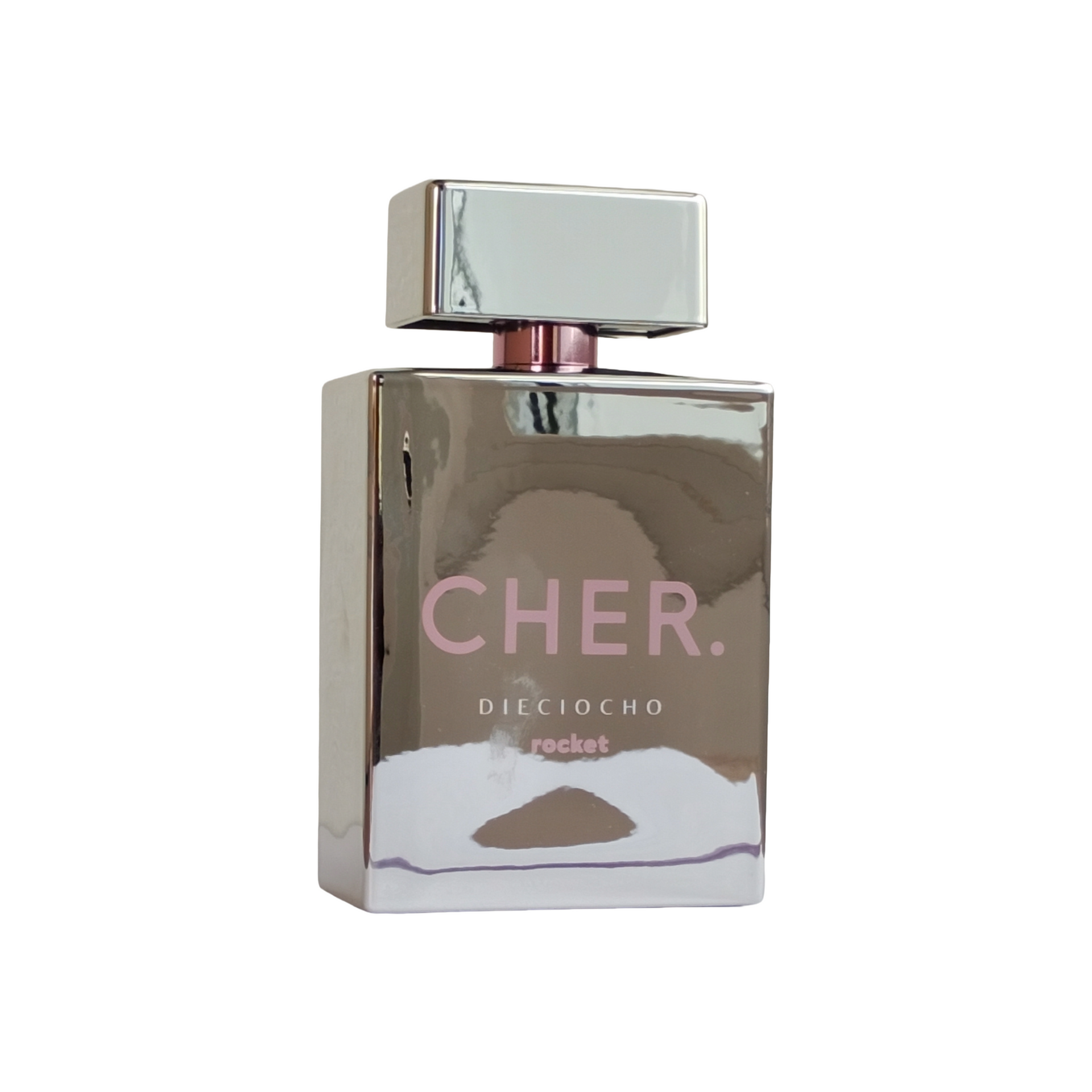 Frasco de perfume CHER plateado con etiqueta rosa y tapón cuadrado sobre fondo blanco.