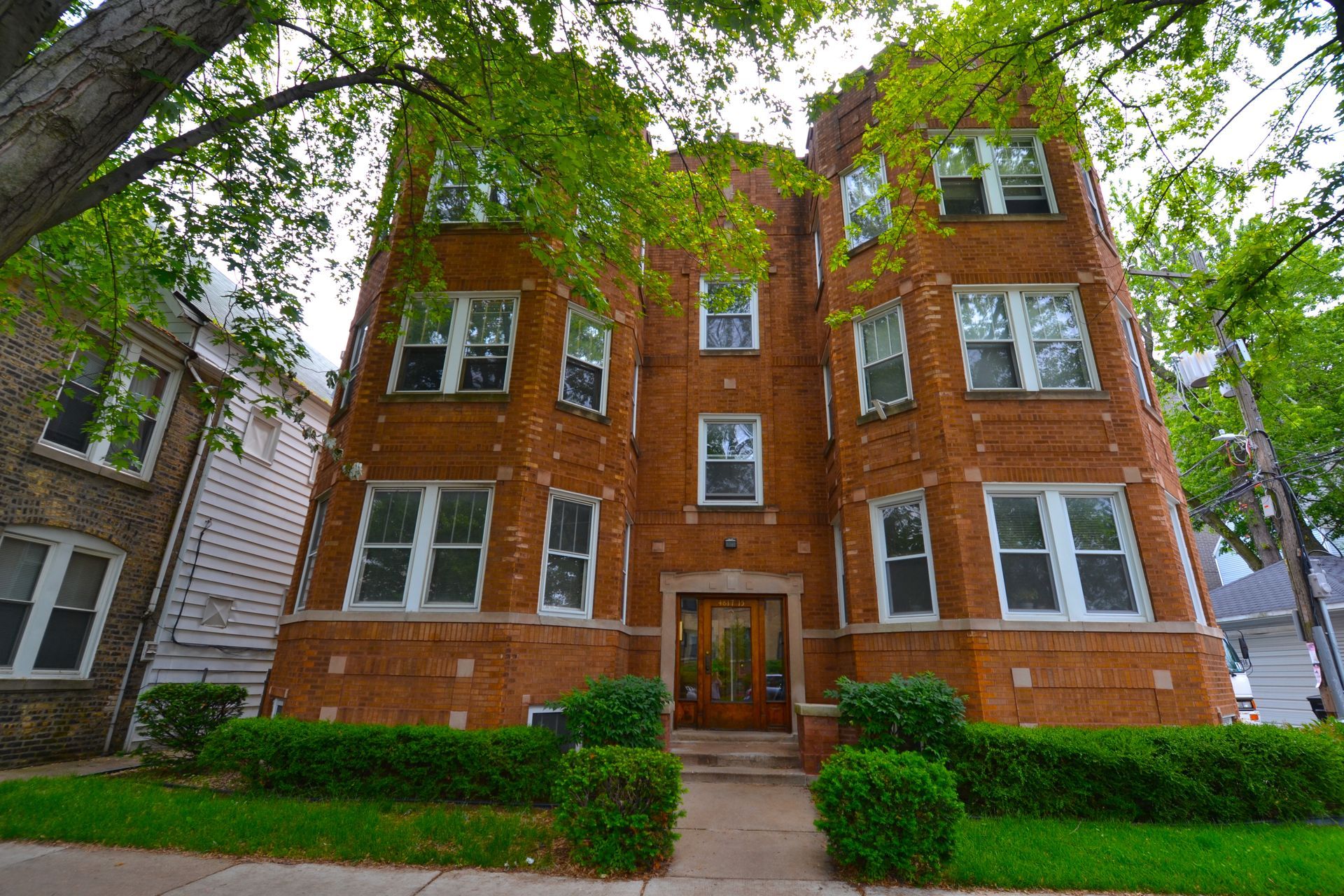 4815 N. Oakley