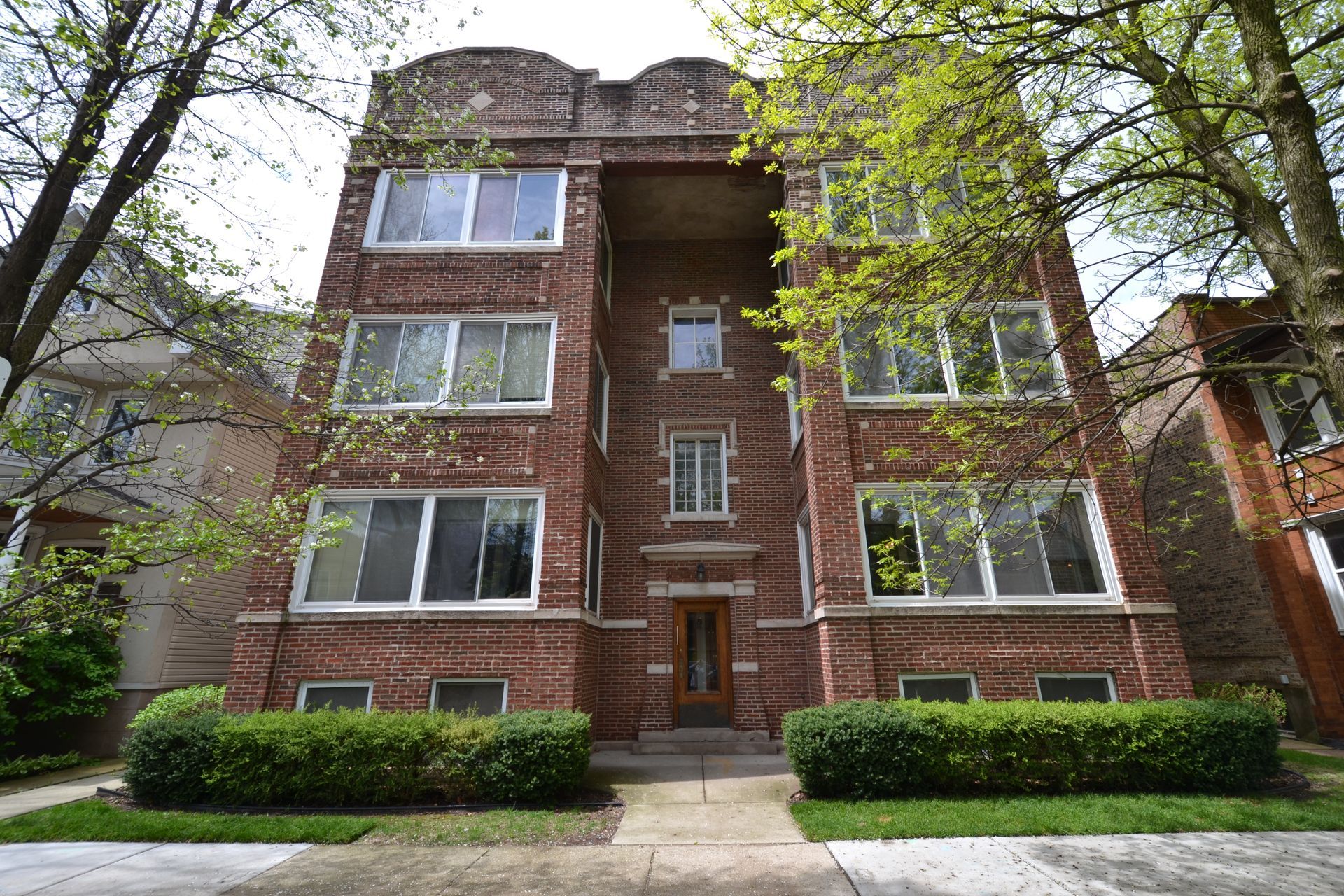 4844 N. Bell