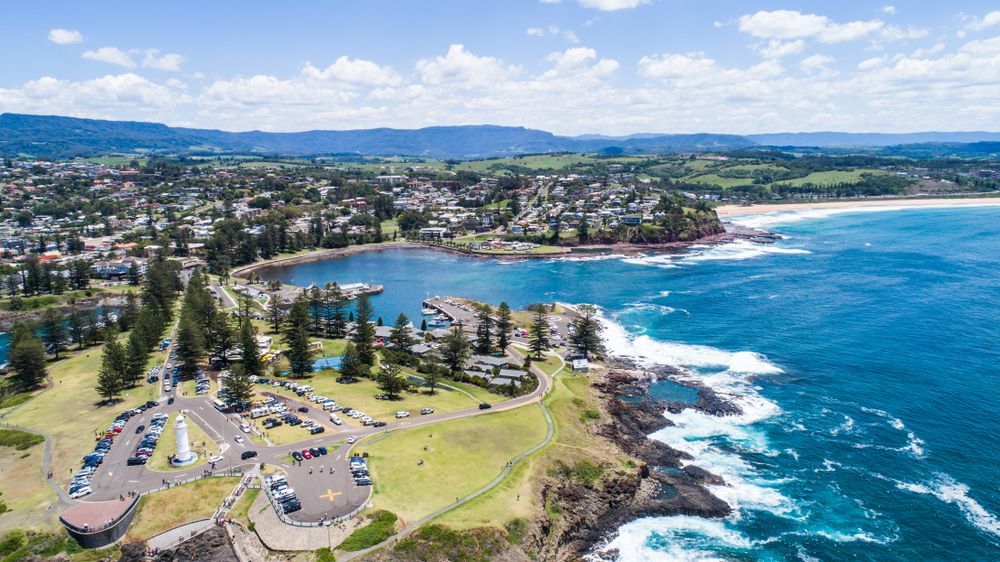 Coastal Town With Harbor — Dave's Drive U Anywhere 24/7 Mini Van Hire In Kiama, NSW