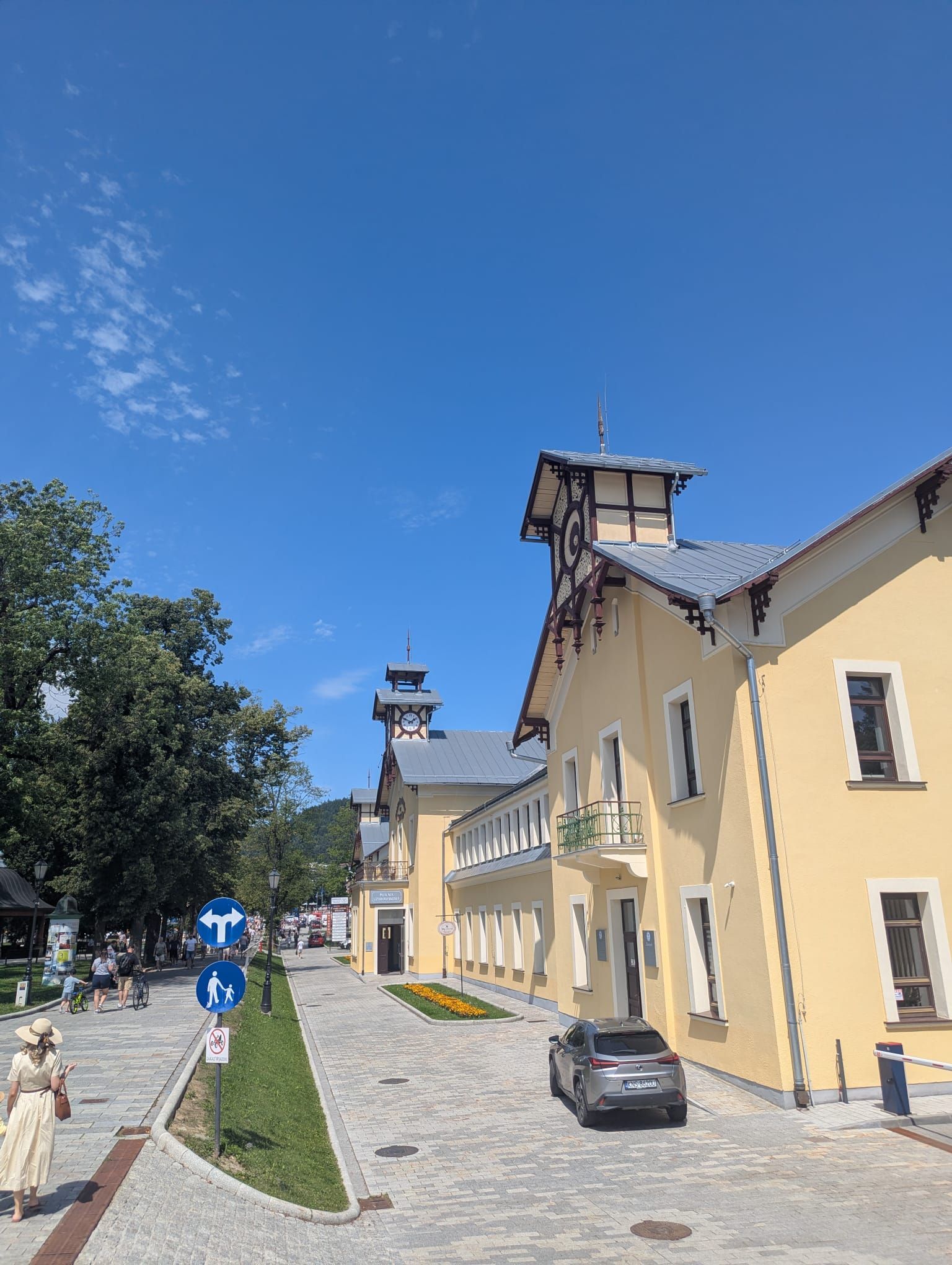 Krynica-Zdrój day trip from Krakow with Polish Paddy, exploring mountain views, spa attractions and