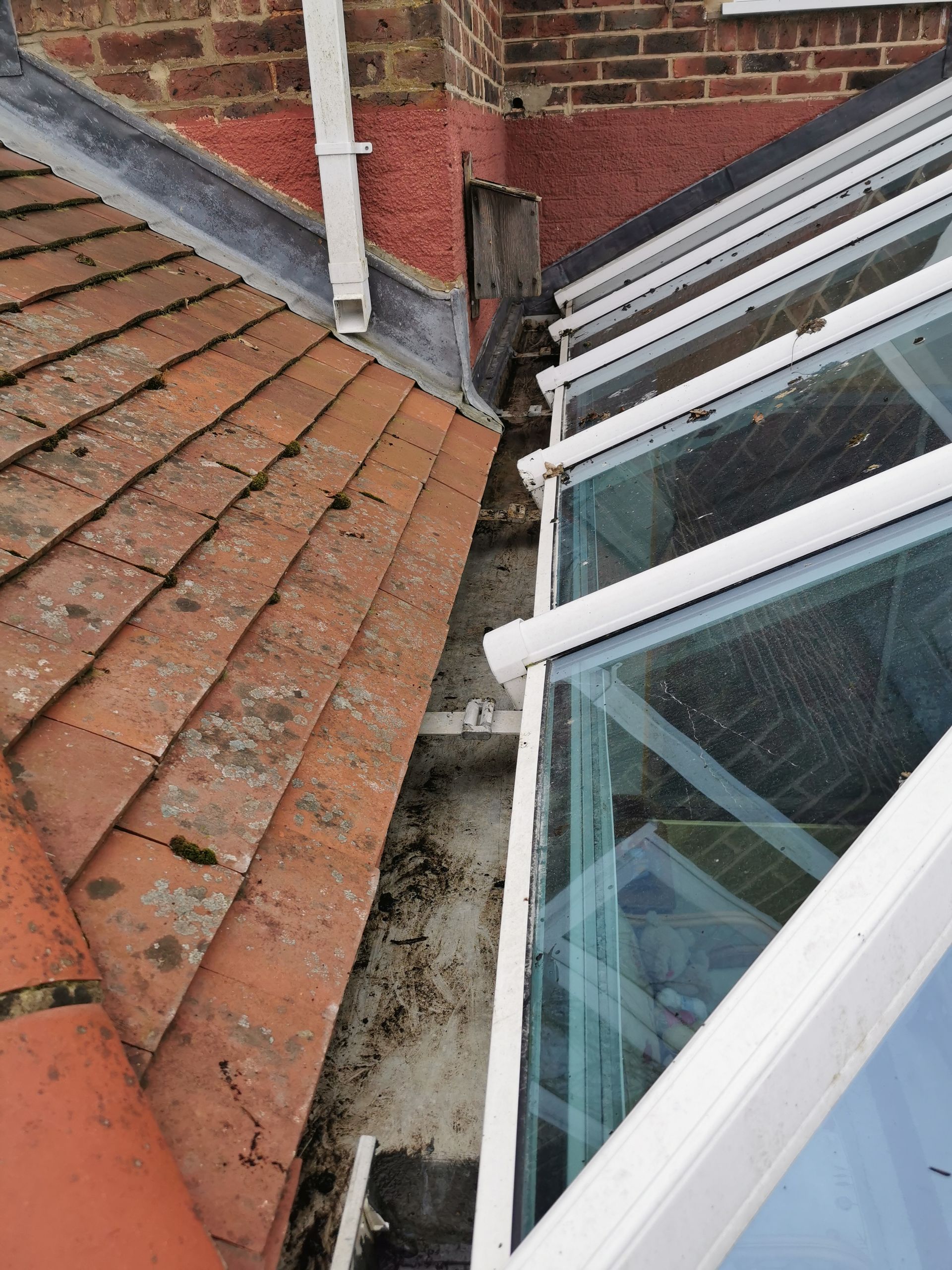 Conservatory gutter cleaning