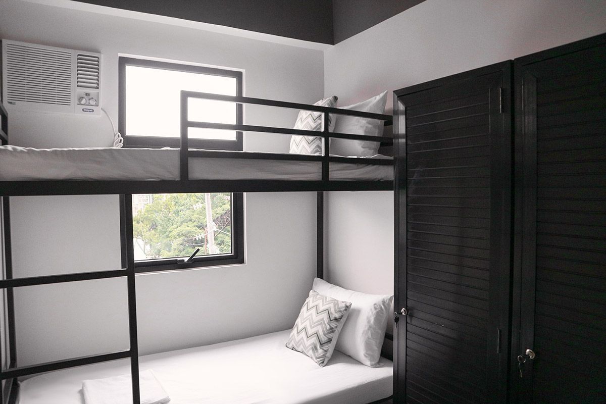 The Grid in Makati: A bunk bed in the corner of the room.