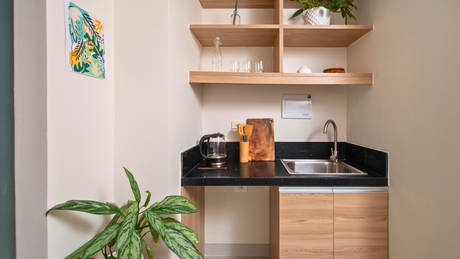 Room amenities available at the grid