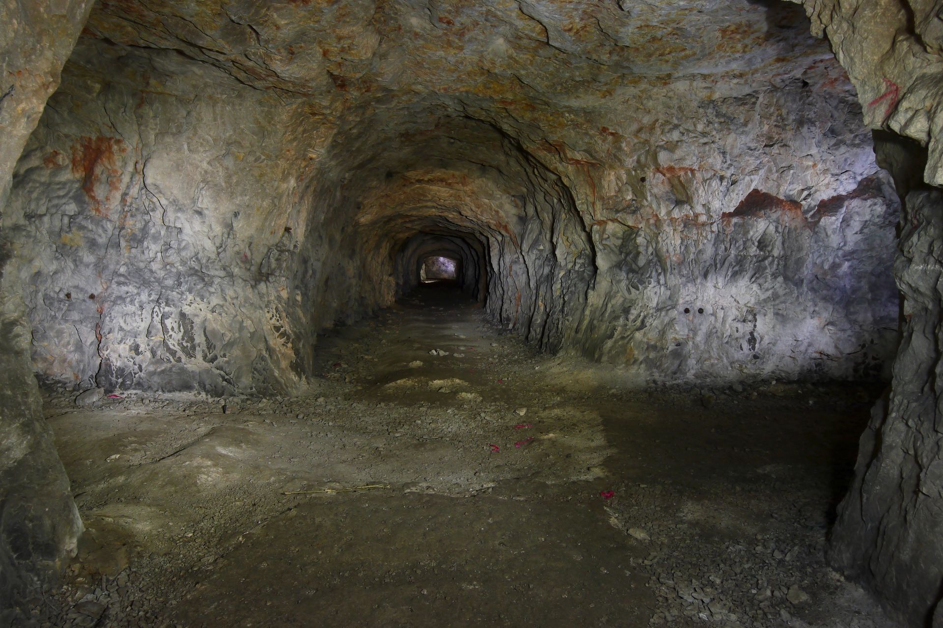 Dark Tunnel
