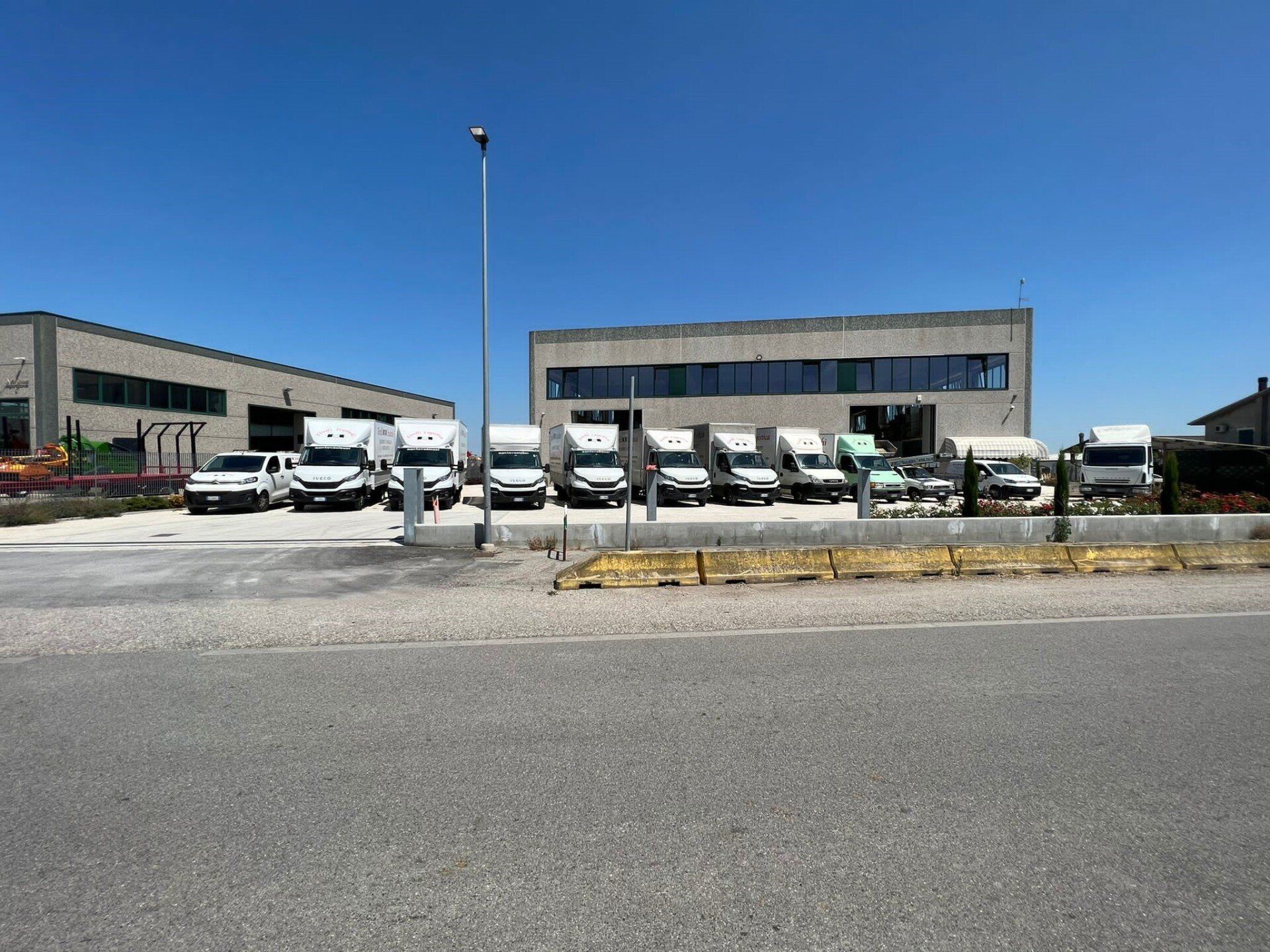 tirelli traslochi parco mezzi