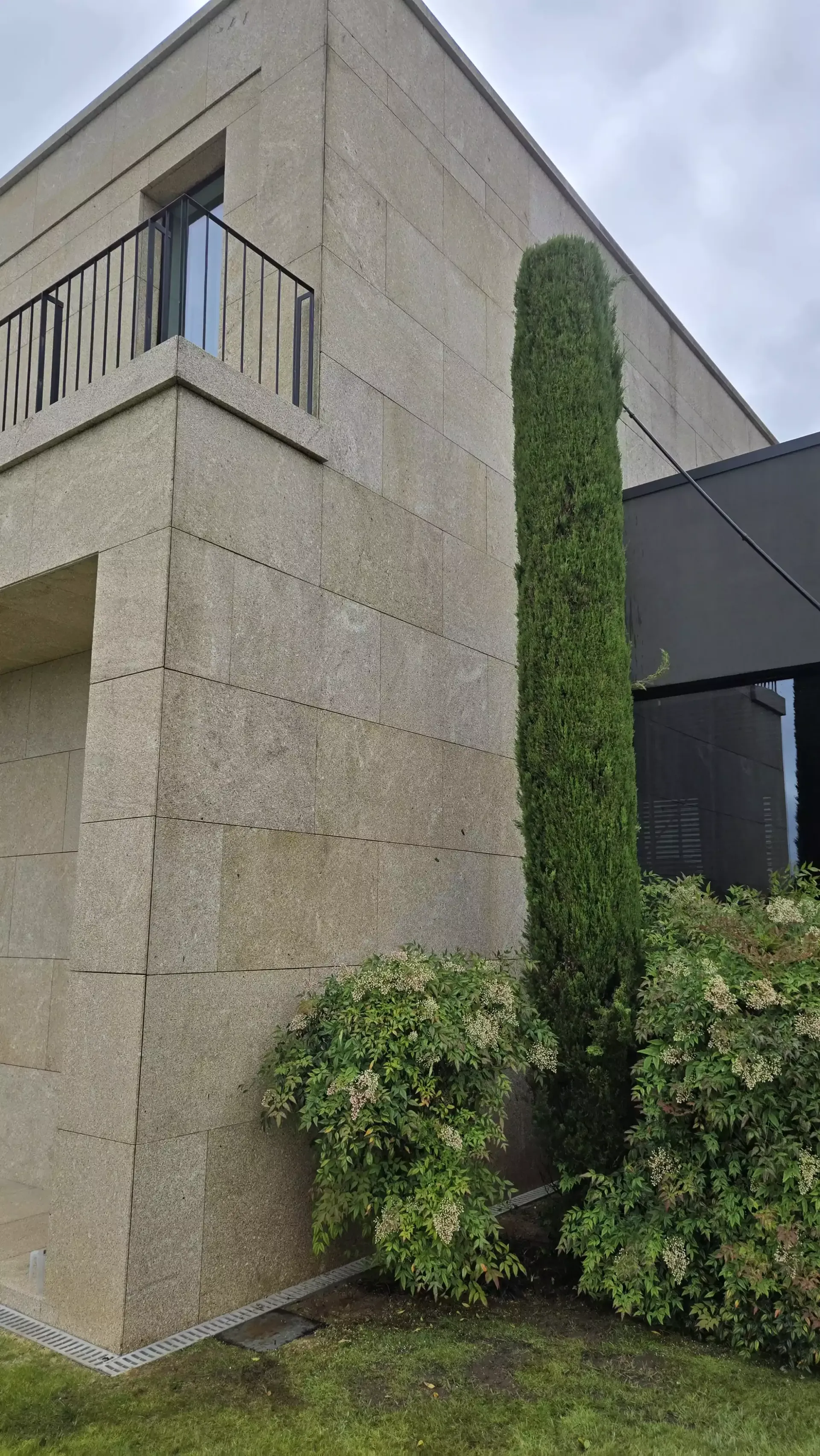 Fachada exterior após limpeza profissional