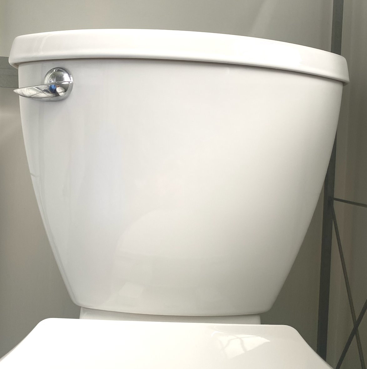 TOILET TANK TOILET TANK