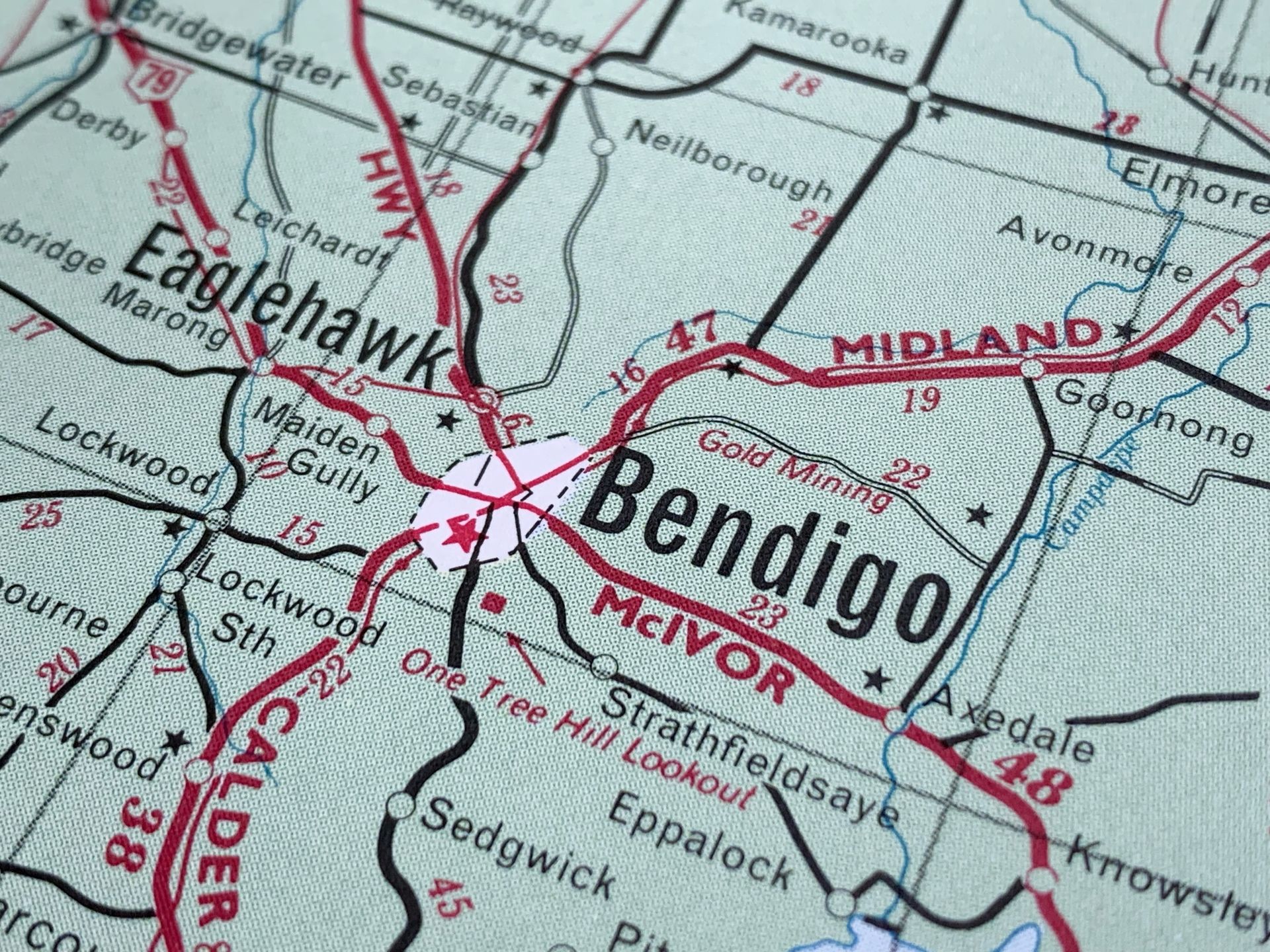Map of Victoria, Australia, With a Red Pin Marking Geelong to Bendigo — Ocean Grove Removals In Geelong, VIC