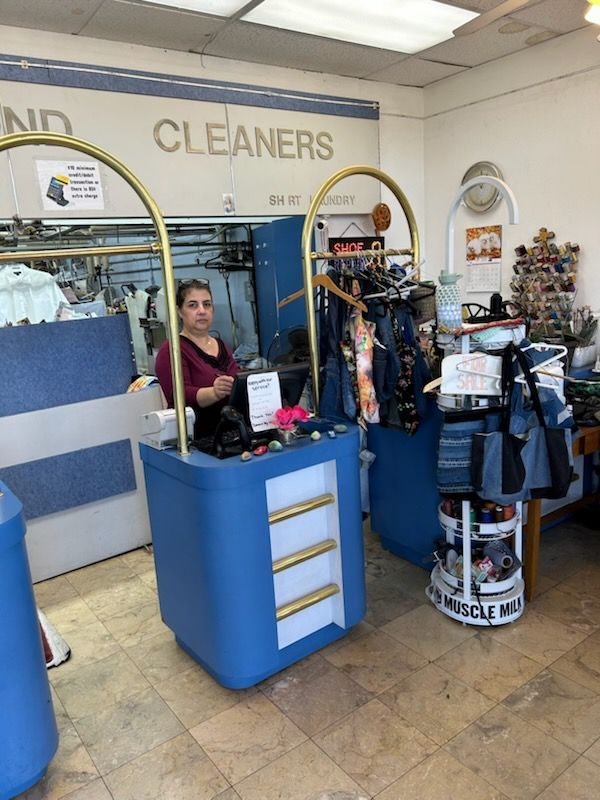 Diamond Dry Cleaners - Wedding Dress Dry Cleaning Pick Up, Professional Dry Cleaner Thousand Oaks photo 2