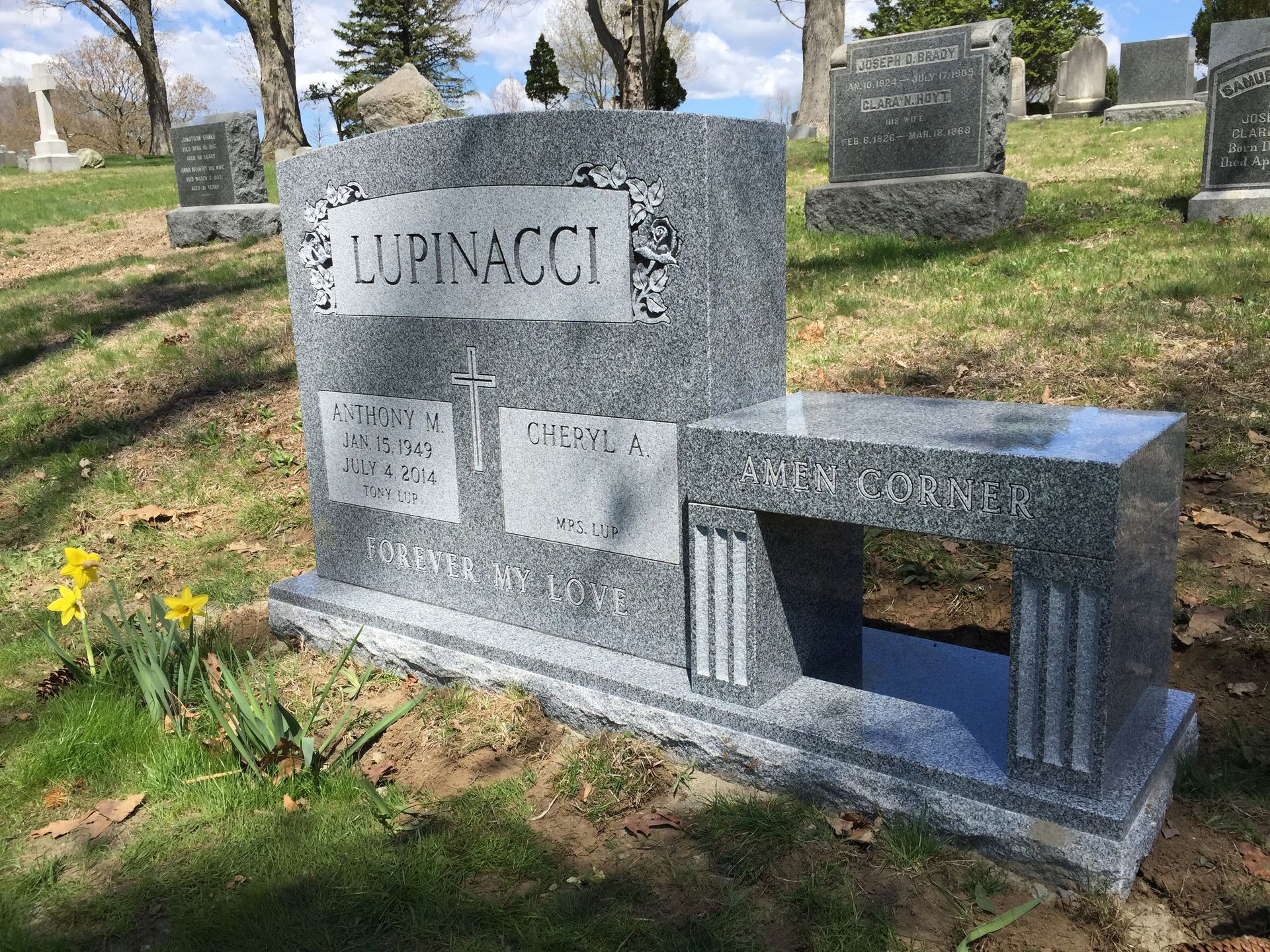 Lupinacci Monubench