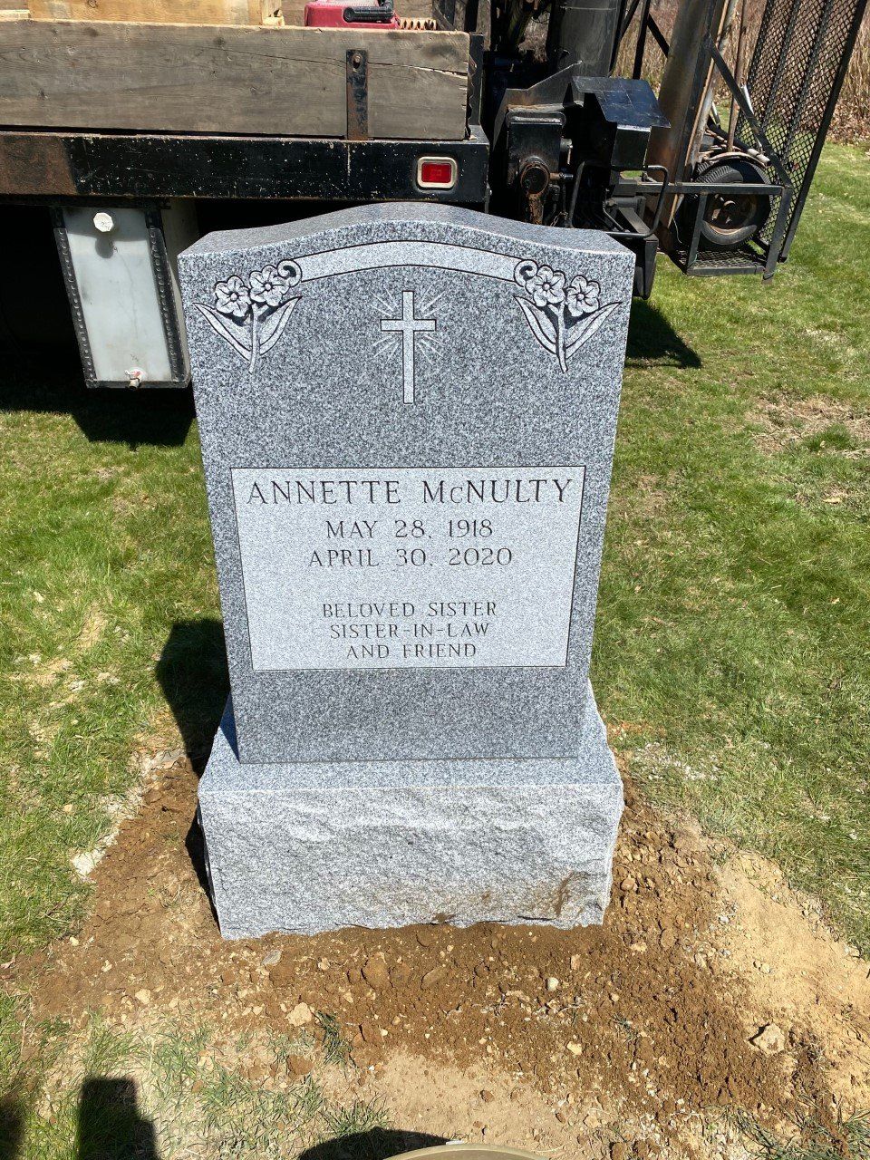 McNulty Barre Grey Polished 5 Serp Top Shape Carved Florals Panels Deep Cut Lettering Single Upright Die