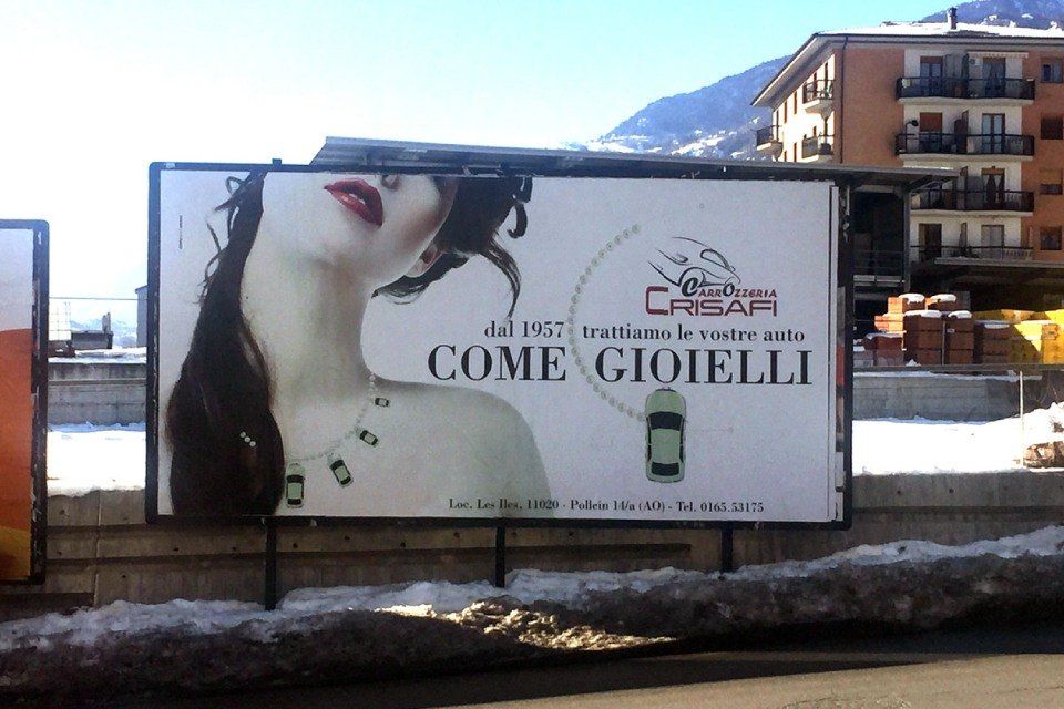 affissione pubblicitaria