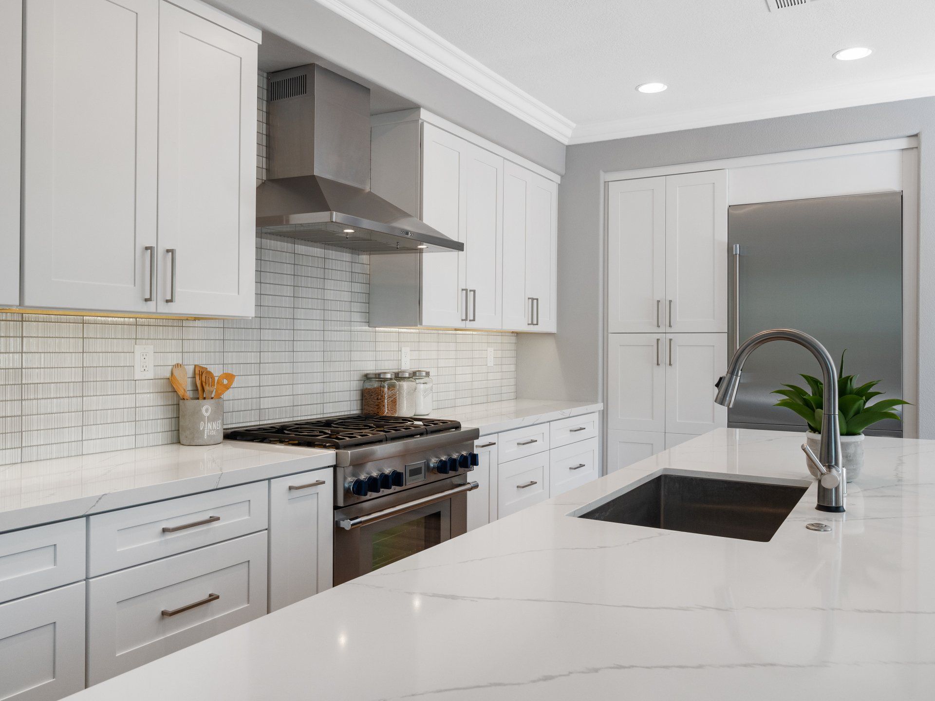 Quartz Countertop Kitchen in Mission Viejo, CA