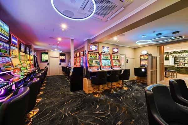Tatts Hotel Pokies & TAB