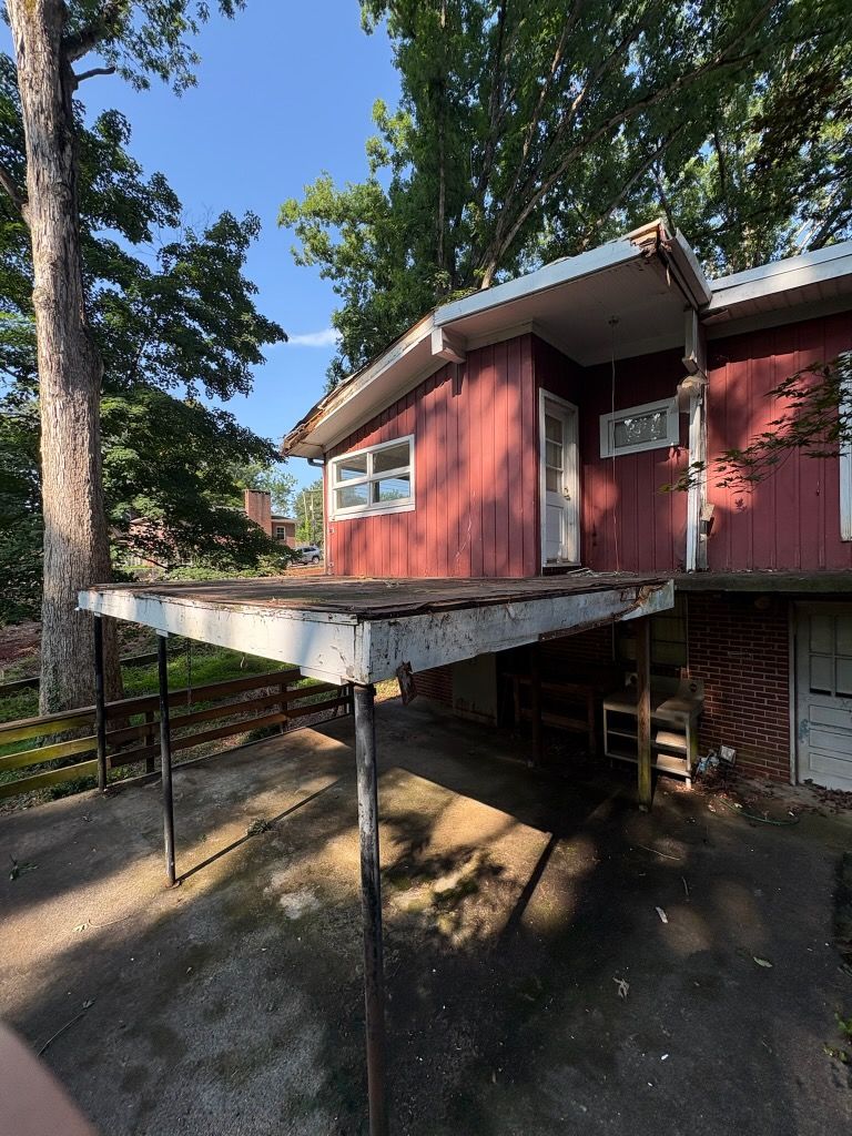Light demolition and debris haul-away in Greenville, SC