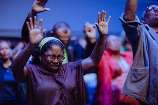 people praying