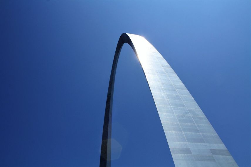 Gateway Arch against a clear blue sky