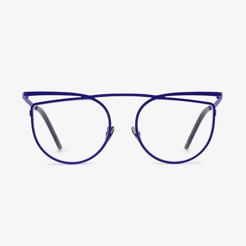 Un paio di occhiali blu su sfondo bianco.