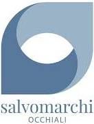 Il logo salvomarchi occhiali è blu e bianco e sembra un occhio.