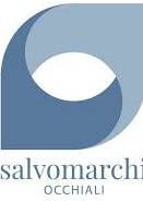 Il logo salvomarchi occhiali è un cerchio blu con un occhio al centro.