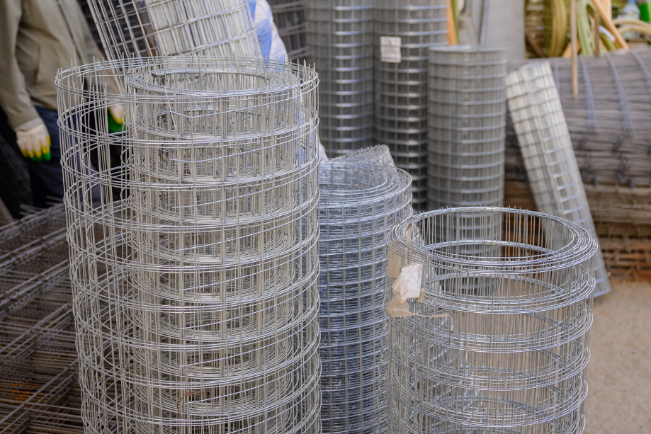 rolls of reinforcing steel mesh